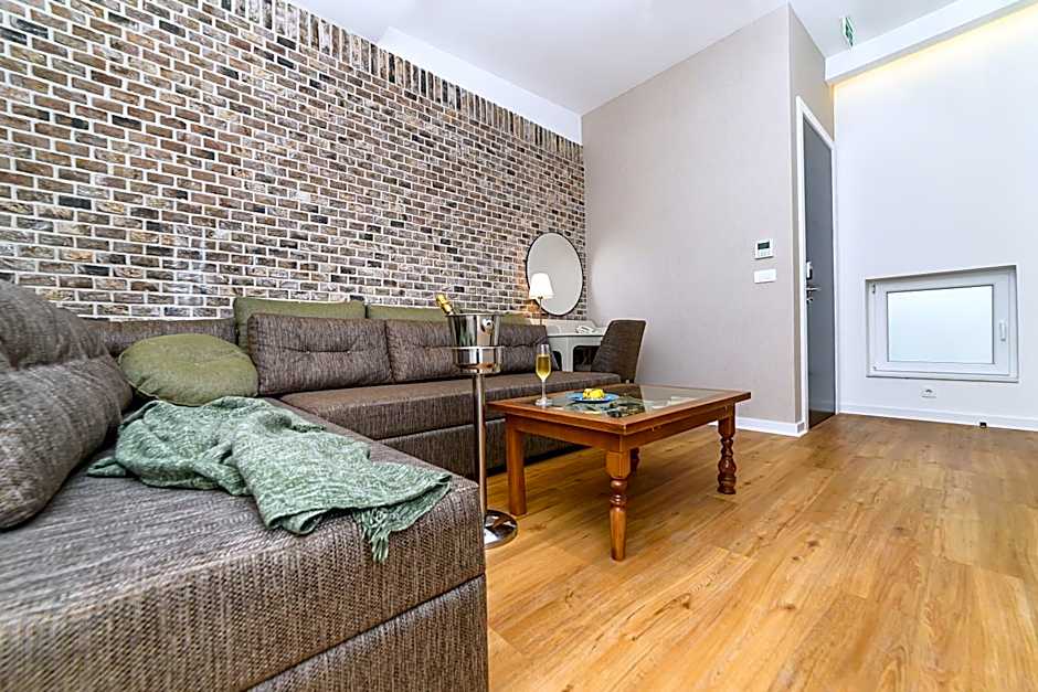 Belgrade Inn Garni Hotel