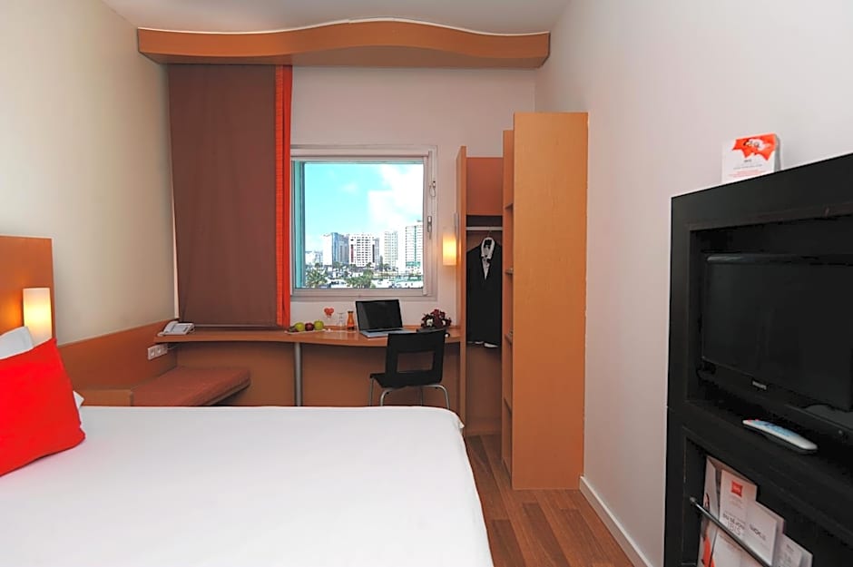 Ibis Tanger City Center