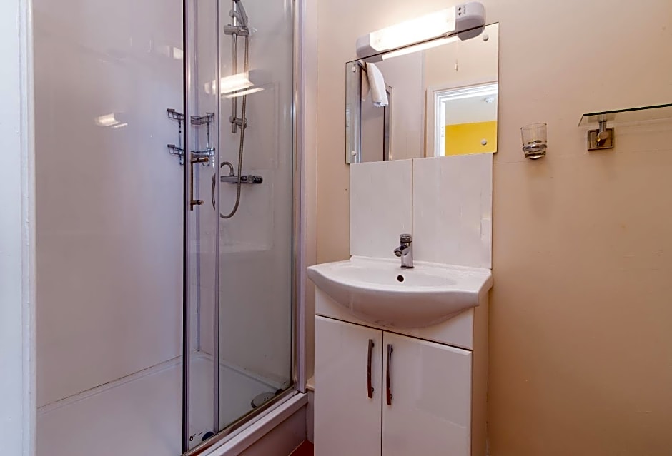 The Linden Leaf Rooms - Classy & Stylish