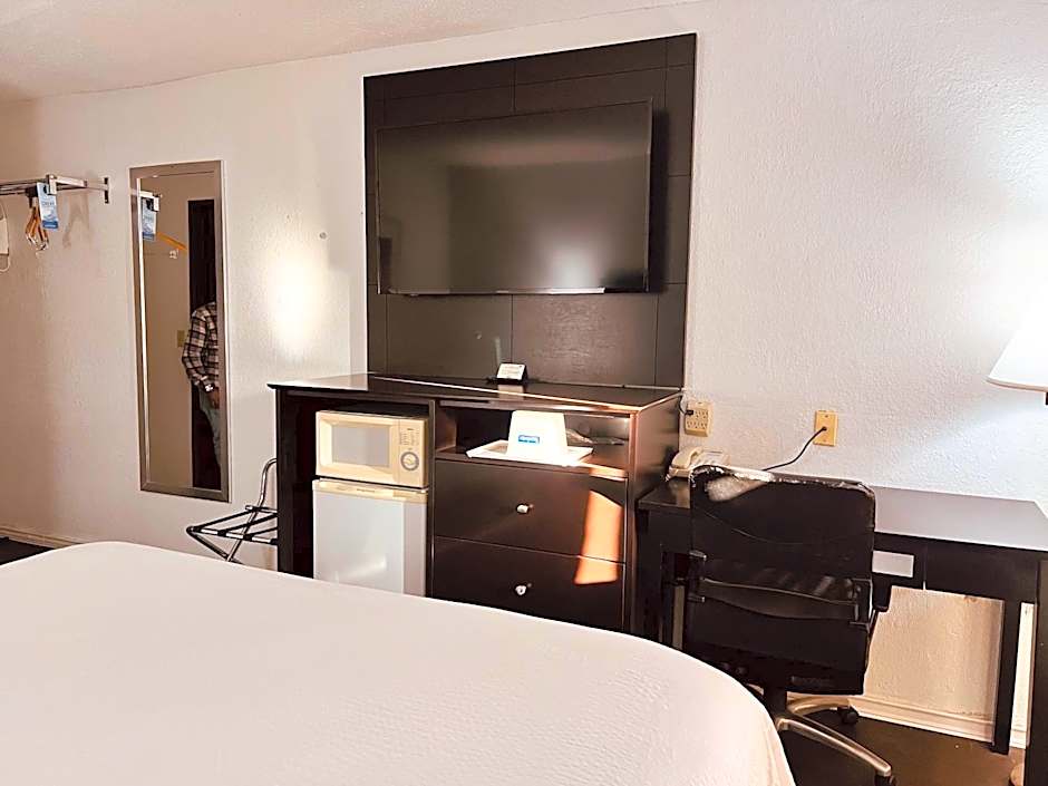 Travelodge by Wyndham Valleyfair Shakopee