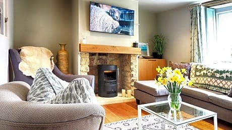 Cotswold Cottage Gems - Woodbine Cottage