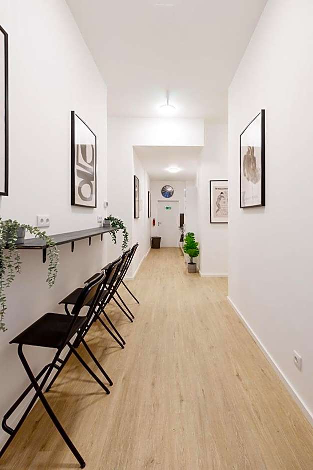 Central City Style Rooms by Home2