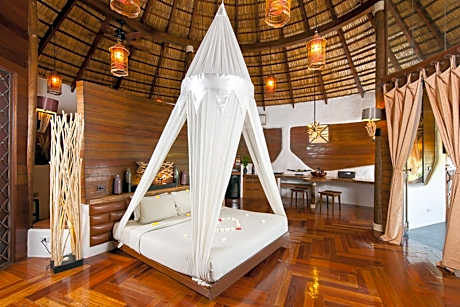 Deluxe Spiral Patio Villa