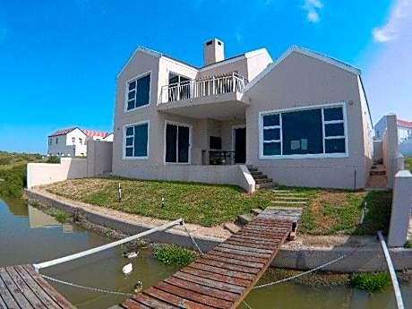 Sunbird-Admiral Island holiday house