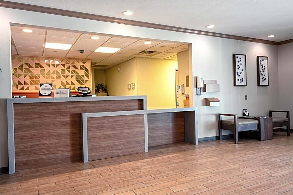 Candlewood Suites Champaign Urbana Univ Area Hotel By IHG