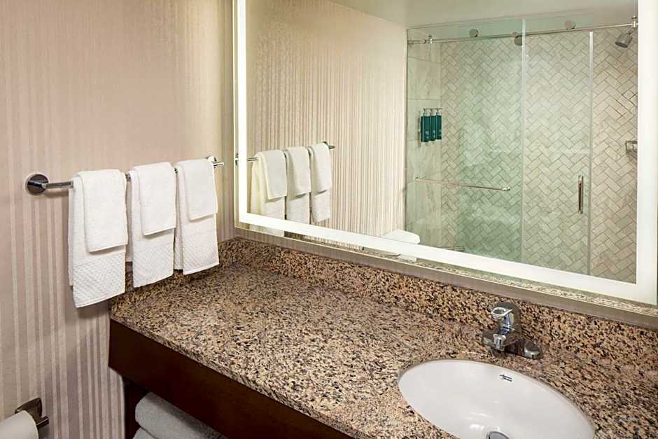 DoubleTree by Hilton Silver Spring DC North