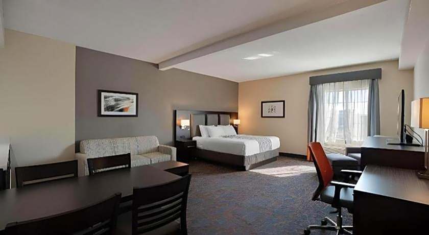 Best Western Plus Executive Inn