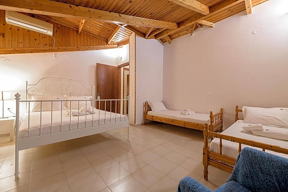 Denise Studios and Apartments