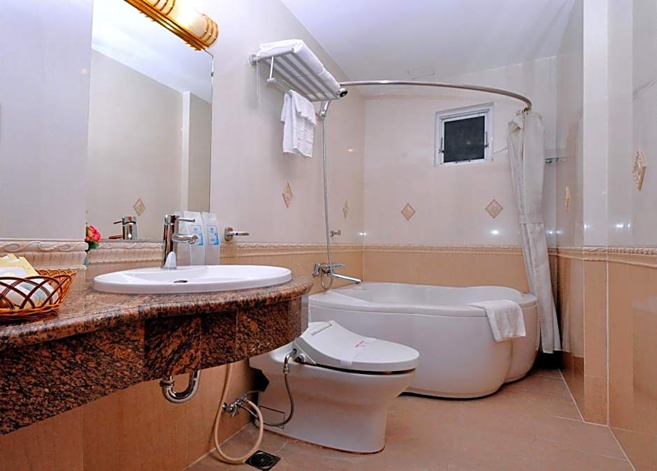 Tan Hoang Long Hotel – Ho Chi Minh City, 