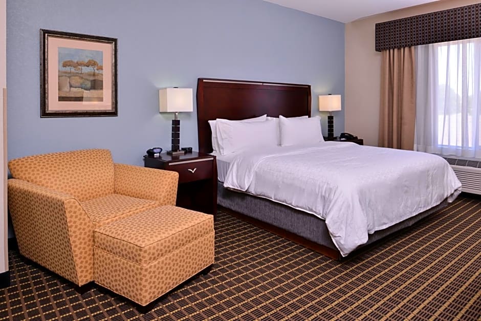 Holiday Inn Express & Suites Pittsburg