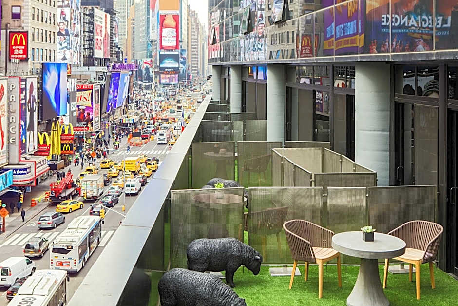 Renaissance by Marriott New York Times Square Hotel
