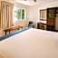 Hotel & Suites El Moro