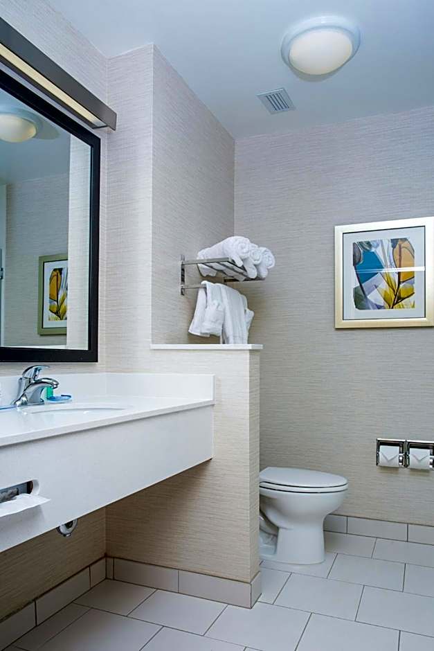 Fairfield Inn & Suites by Marriott Lincoln Southeast