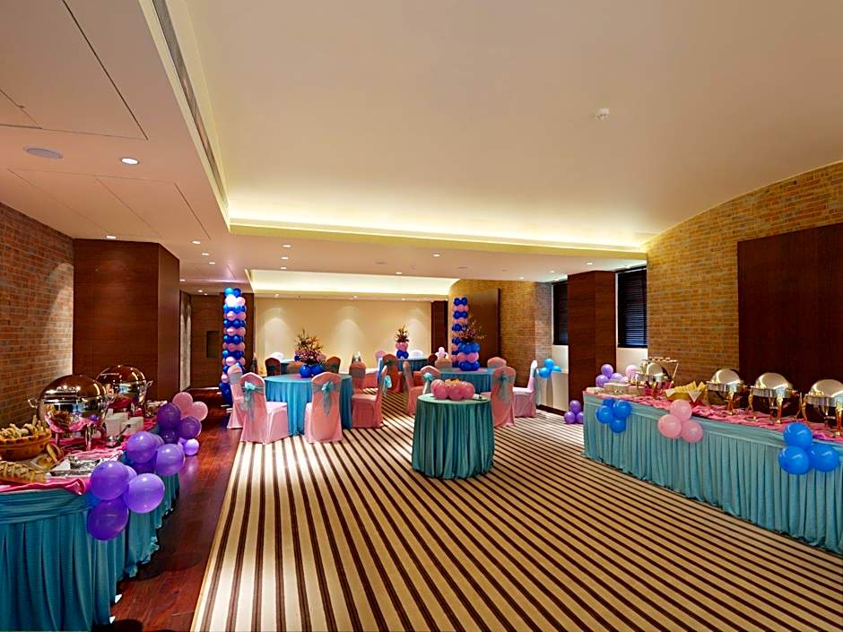 Le Meridien Surat