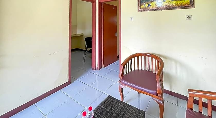 Hotel Shanty Mitra RedDoorz