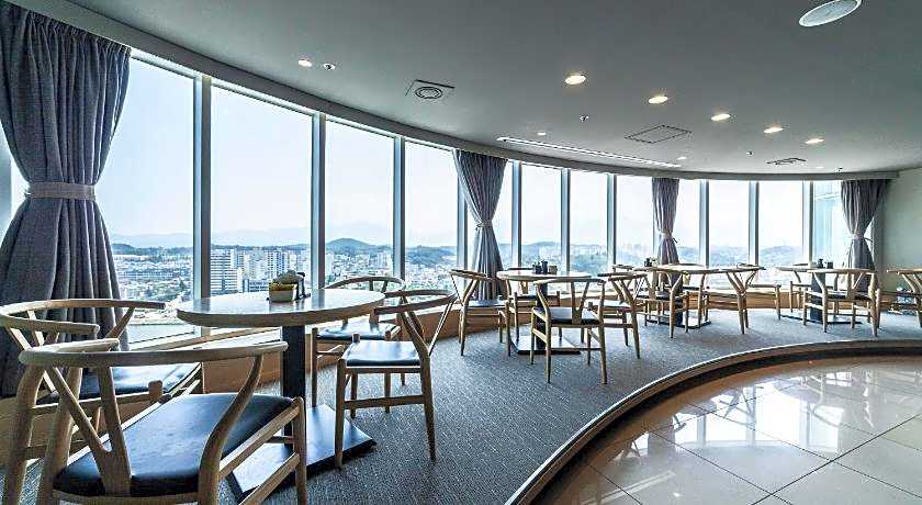 Gangneung Tourist Hotel