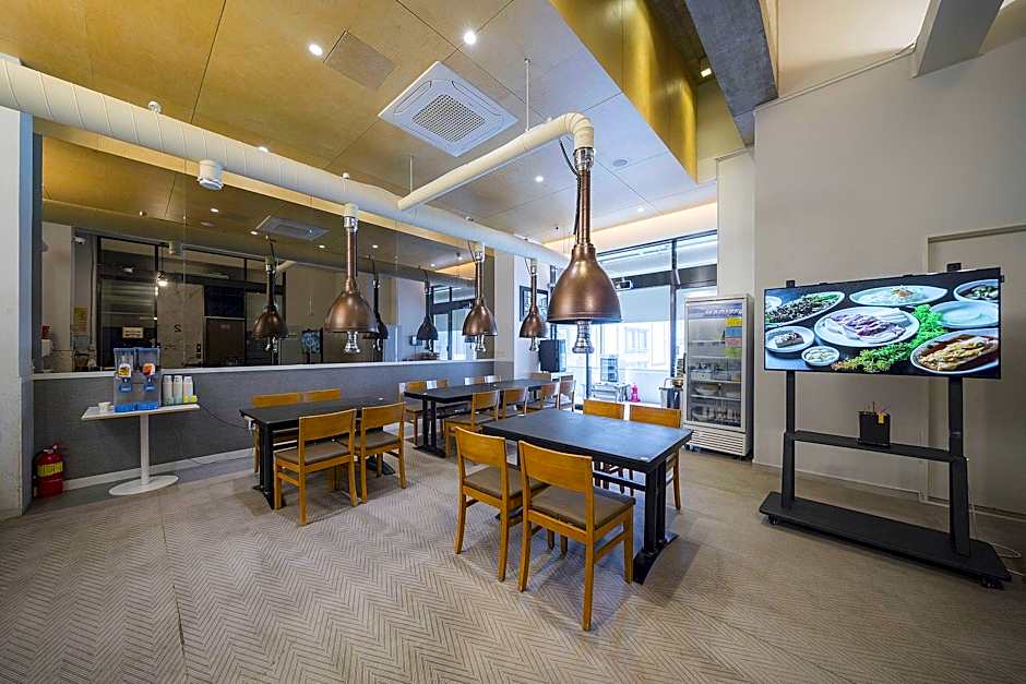 Hound Hotel Changwon - Jinhae Yongwon