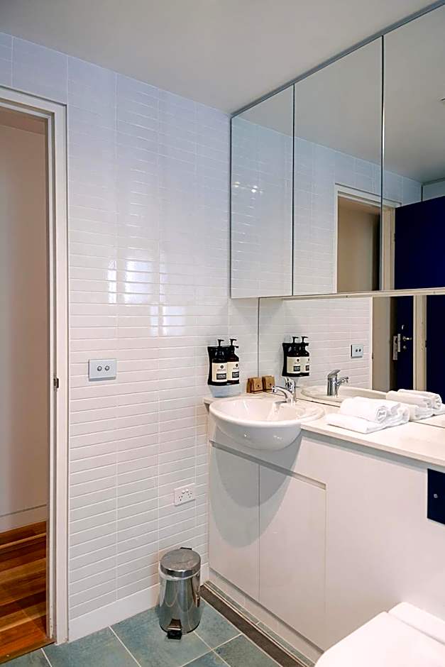 Salamanca Wharf Hotel