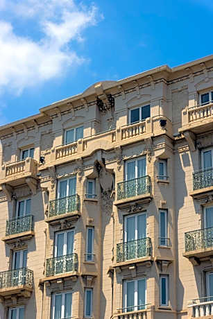Hotel Renoir