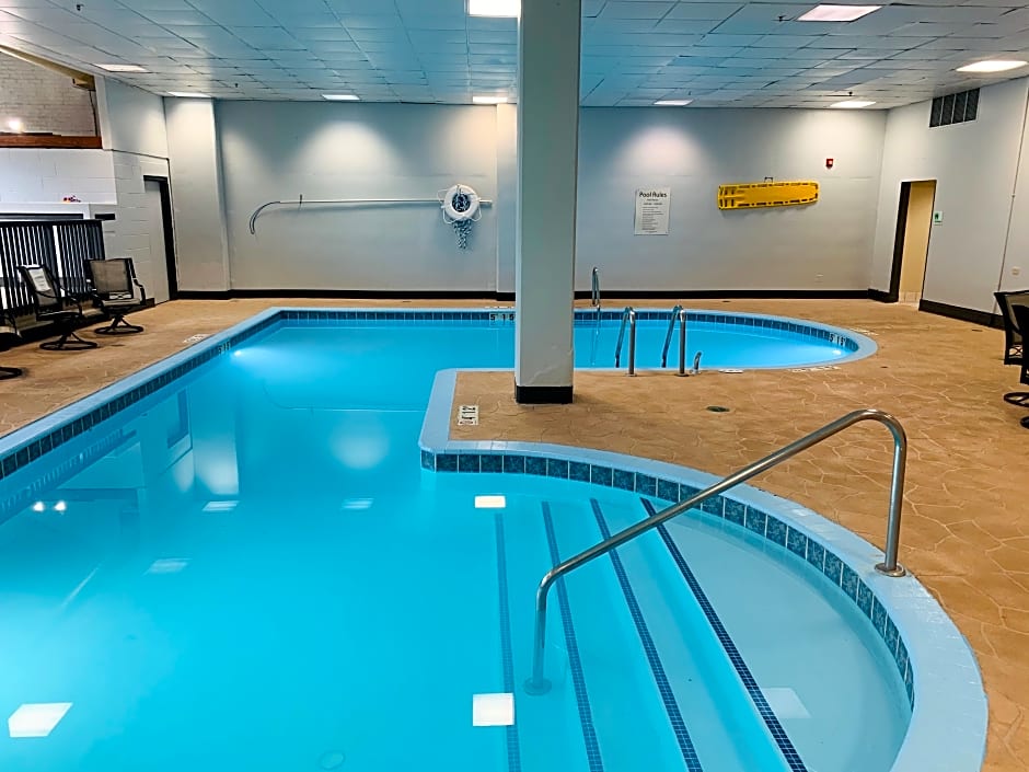 Quality Inn & Suites Downtown Mansfield