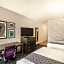 La Quinta Inn & Suites by Wyndham McAllen La Plaza Mall