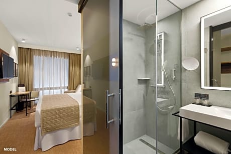 Deluxe King w/ Views