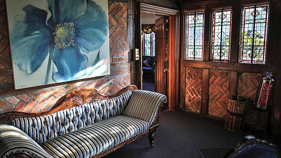 Langshott Manor - Luxury Hotel Gatwick