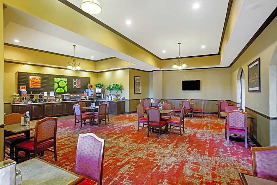 La Quinta Inn & Suites by Wyndham Marble Falls