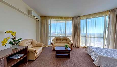 Studio with Sea View