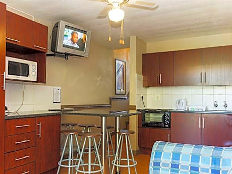 Family Room Capacity 4