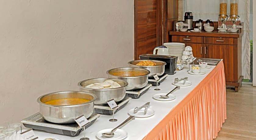 Treebo Grand Lotus - 3 Km From Textile Market