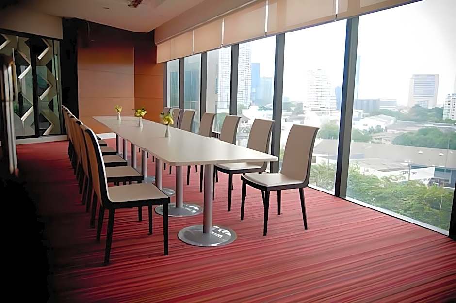 Iyarin@tuk Chang Ratchayothin Hotel