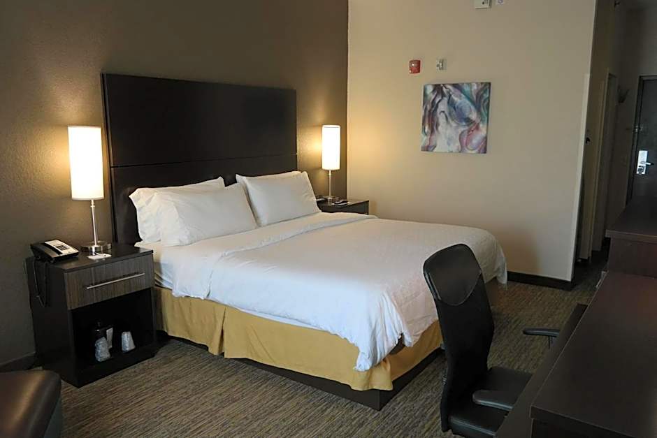 Holiday Inn Express Fredericksburg - Southpoint By IHG