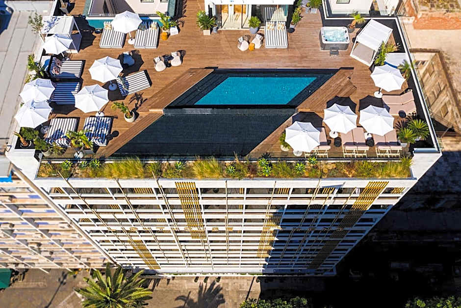  Skylark, Aluma Hotel & Resort