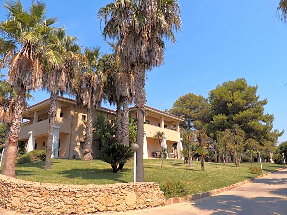 TH Le Castella - Baia degli Dei Village