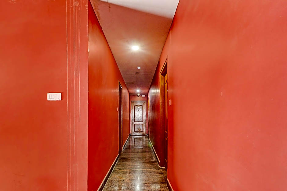 Super Hotel O Karakambadi Near Alipiri formerly BVN Grand