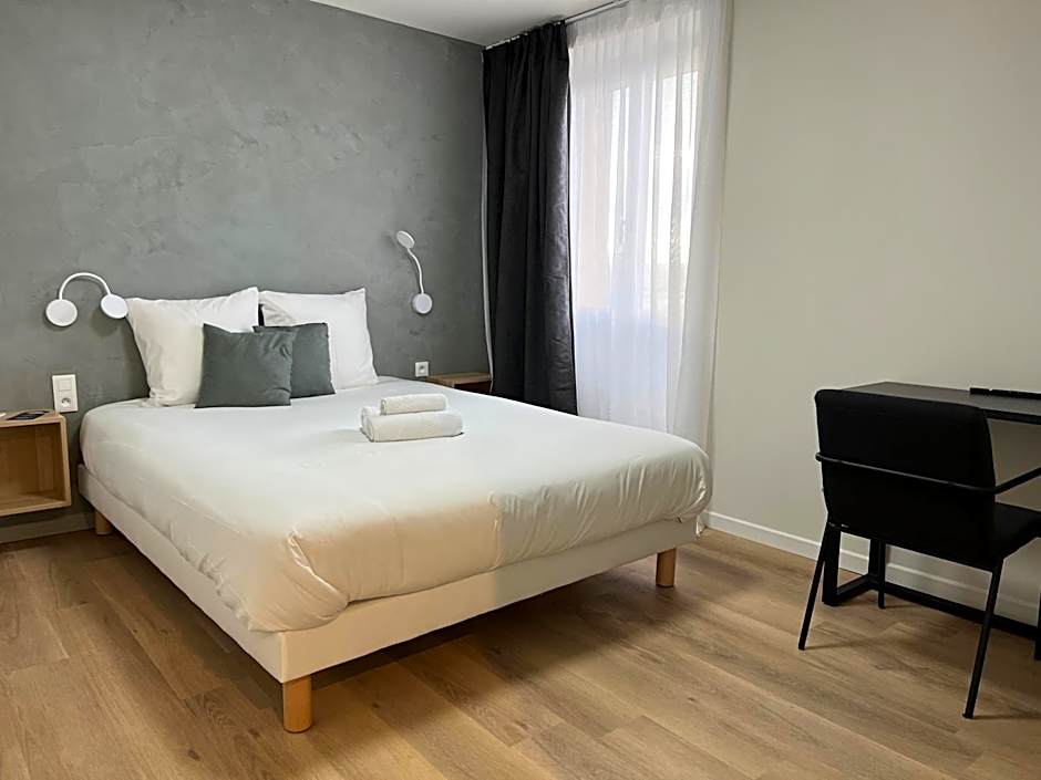 Zdjęcie 1 z 4 — 1 Queen Bed