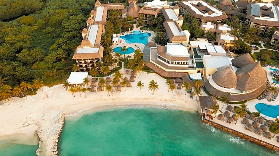 Catalonia Yucatan Beach