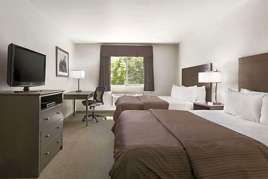 Days Inn by Wyndham Steinbach