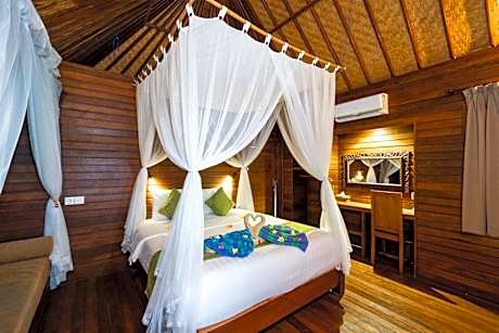 Deluxe Bungalow with Garden View