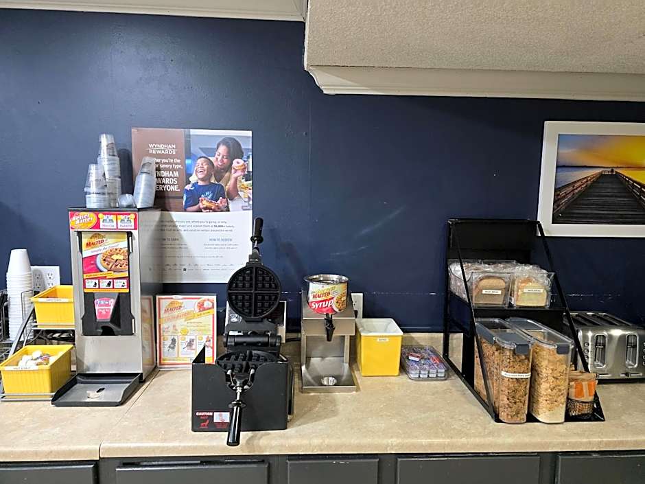 Days Inn by Wyndham Port Huron