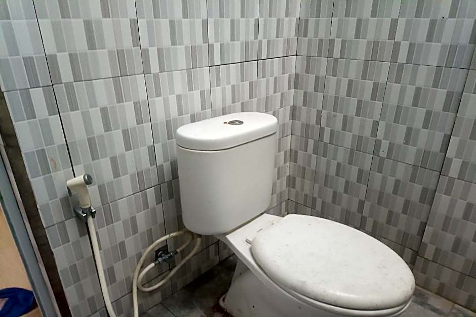 Hotel O Penginapan Annisya Near SMA Negeri 2 Mataram