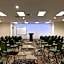 La Quinta Inn & Suites by Wyndham Clearwater Central
