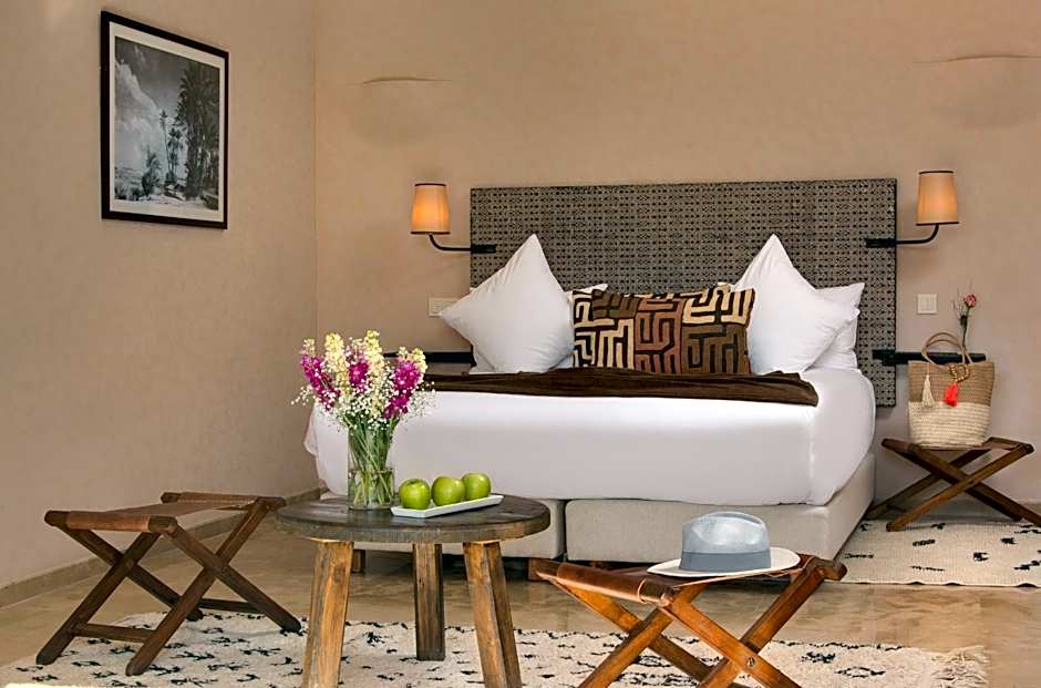 Oasis lodges