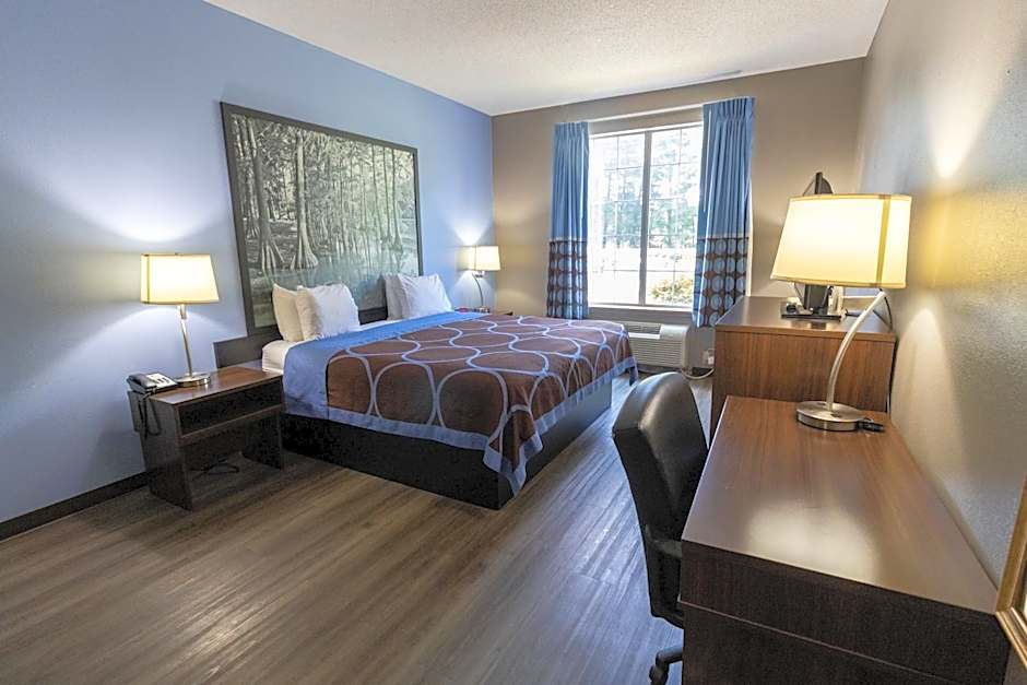 Super 8 by Wyndham Smithfield-Selma