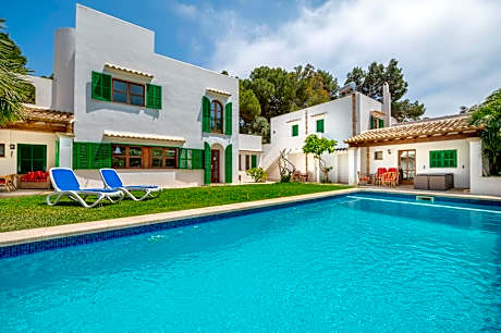 Wonderful 5 Bed Villa With Private