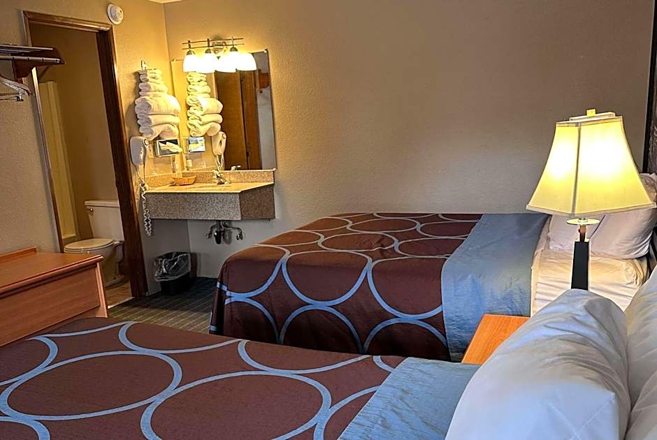 Super 8 by Wyndham Vancouver East