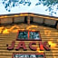 Jack Family Hotel