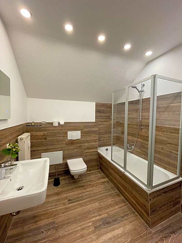 "Zur Altstadt - Am Fuße der Osterburg" Gaststätte, Pension, FEWO