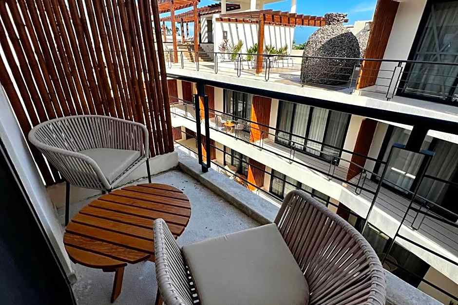 Spacious Penthouse with pool
